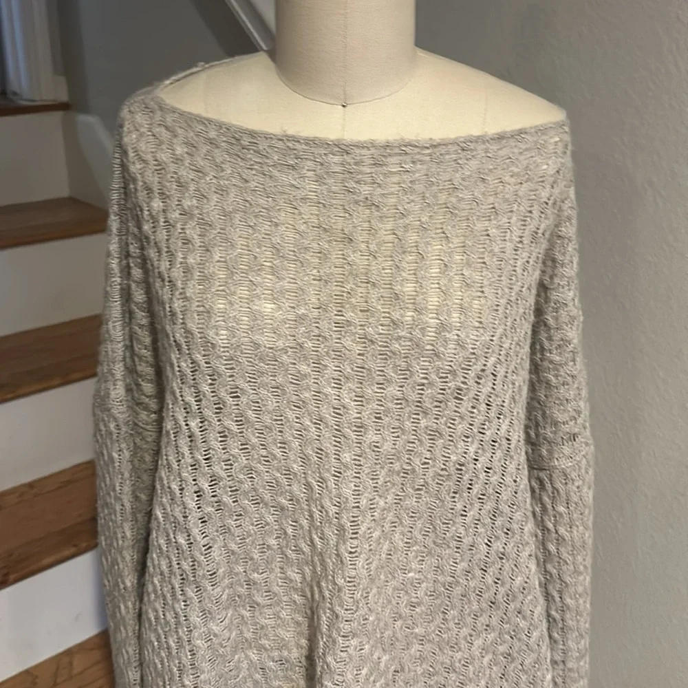 VINCE Wool Blend mini cable boat neck sweater in taupe​​​​